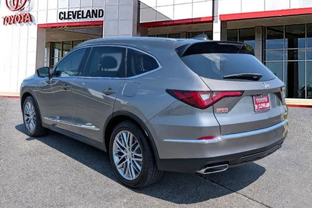 2022 Acura MDX SH-AWD Advance photo 1