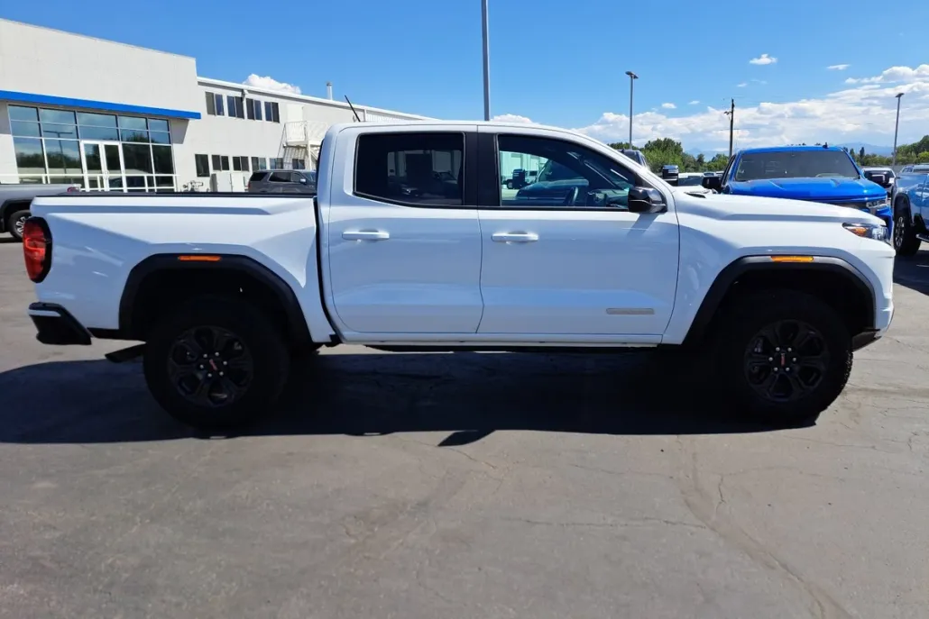 2025 Gmc Canyon Elevation photo 1