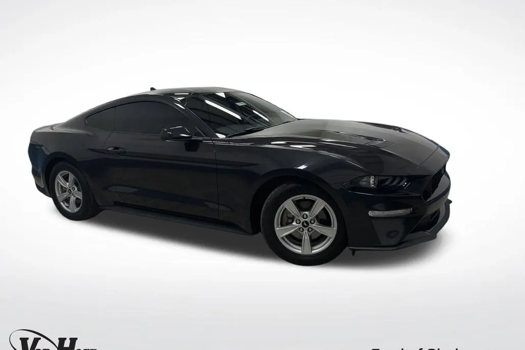2022 Ford Mustang EcoBoost photo 1