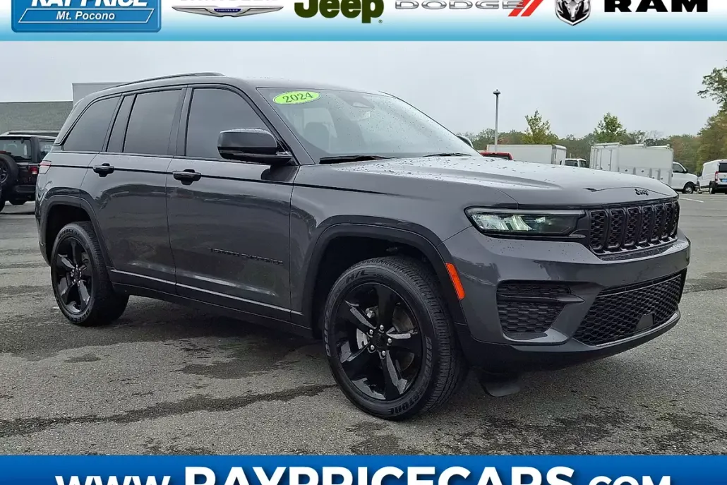 2024 Jeep Grand Cherokee Laredo photo 1