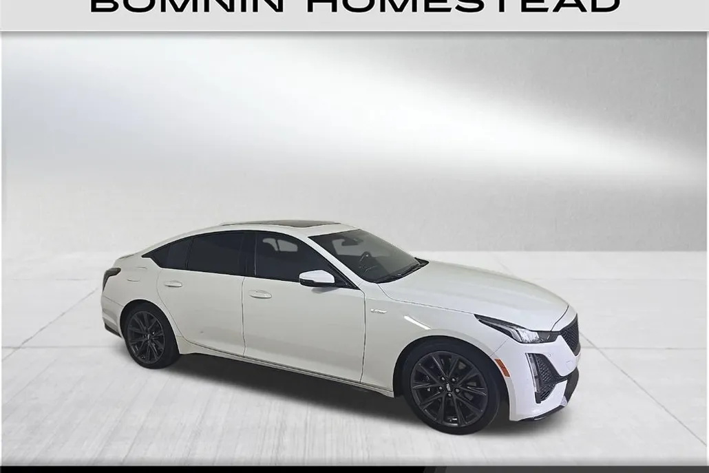 2024 Cadillac CT5 V photo 1