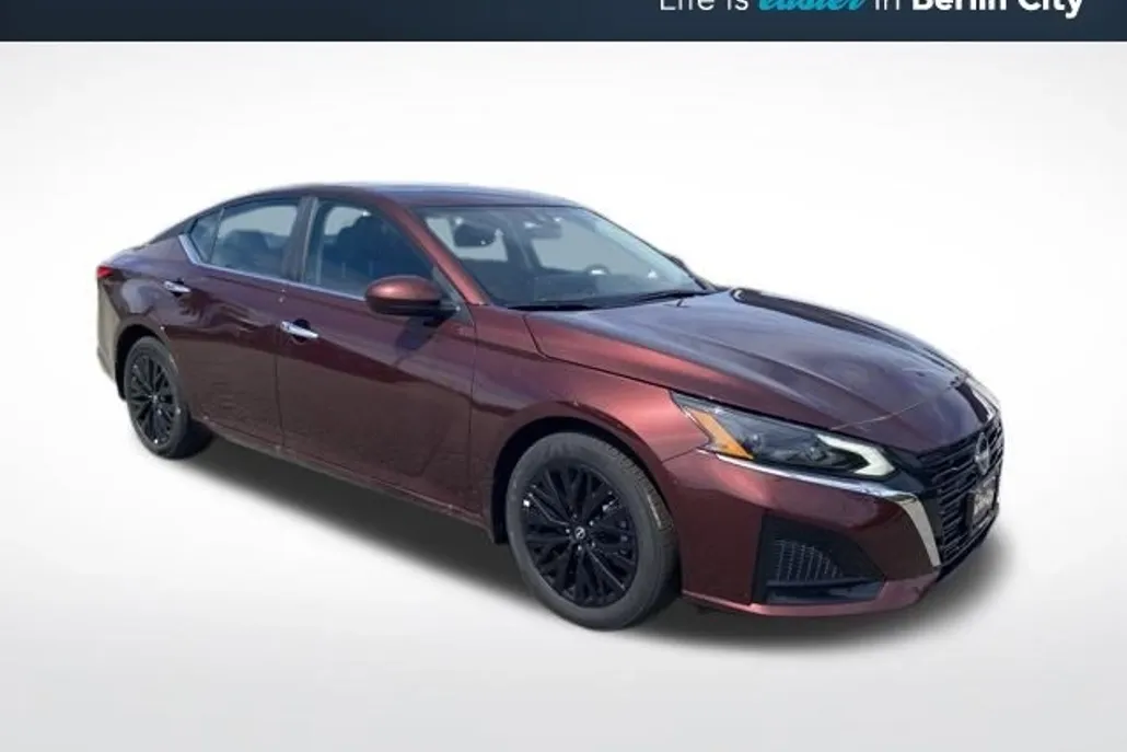 2025 Nissan Altima 2.5 SV photo 1