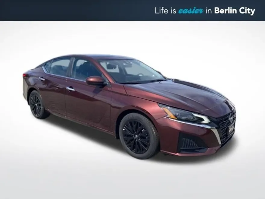 2025 Nissan Altima 2.5 SV photo 1