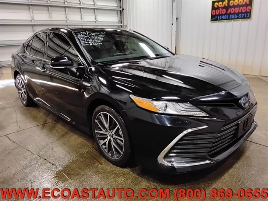 2021 Toyota Camry Hybrid XLE photo 1