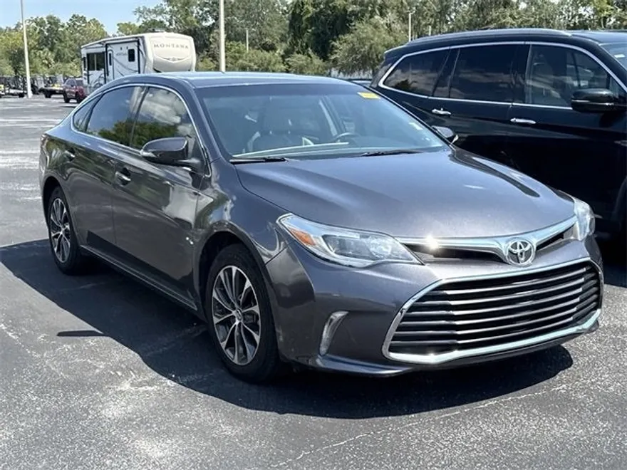 2016 Toyota Avalon XLE photo 1