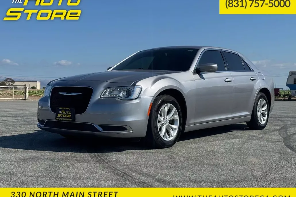 2015 Chrysler 300 Limited photo 1