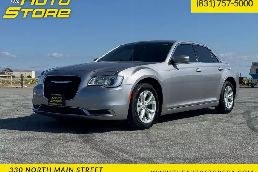 2015 Chrysler 300 Limited photo 1