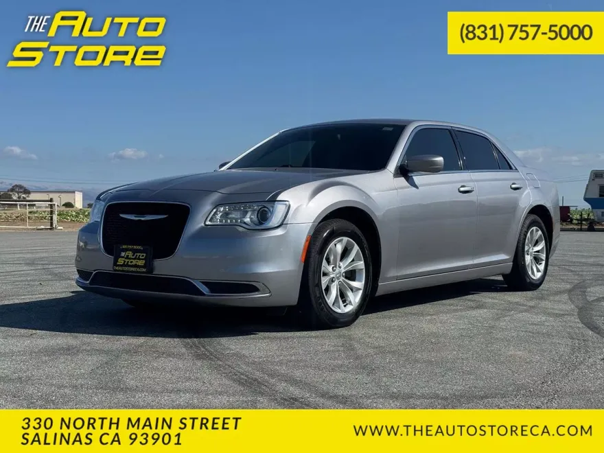 2015 Chrysler 300 Limited photo 1