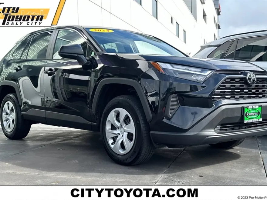 2024 Toyota RAV4 LE photo 1