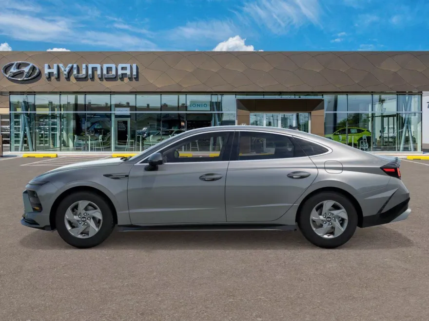 2026 Hyundai Sonata SE photo 1