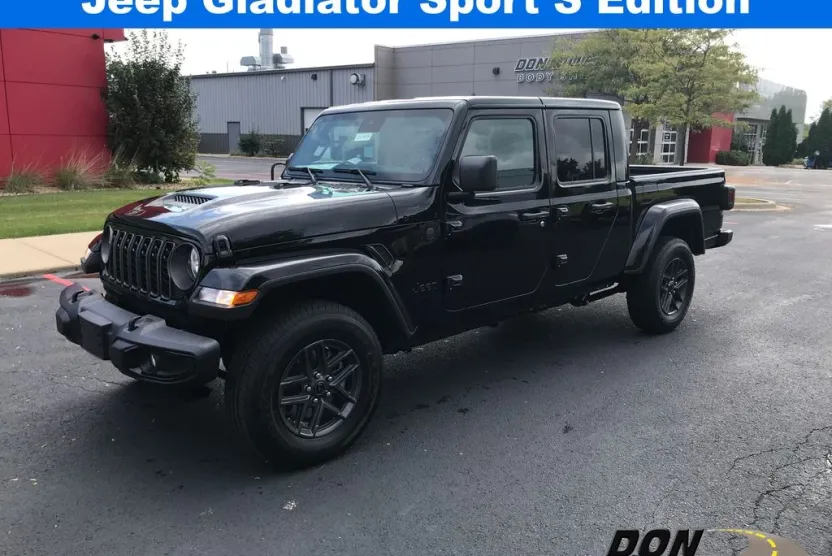 2025 Jeep Gladiator Sport photo 1