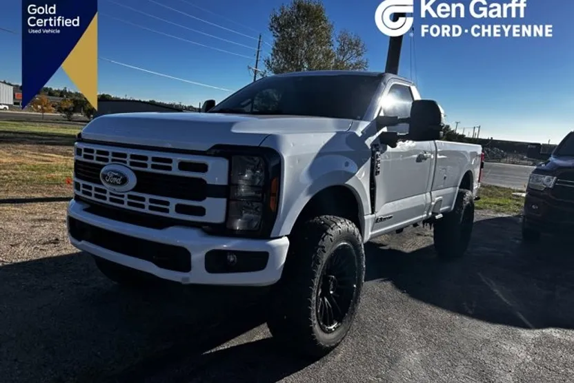 2023 Ford F-350 XLT photo 1