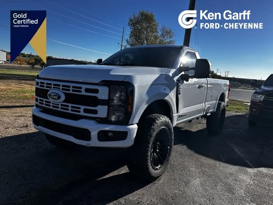 2023 Ford F-350 XLT photo 1