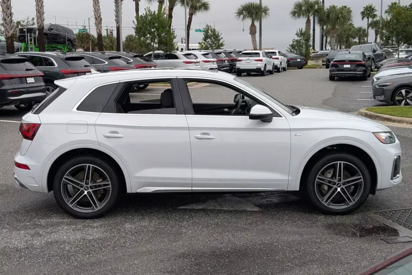 2021 Audi Q5 Premium Plus photo 1