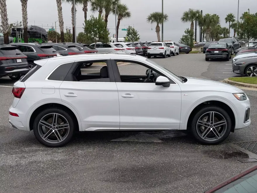 2021 Audi Q5 Premium Plus photo 1