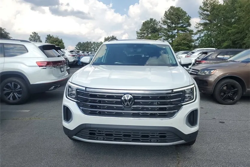 2026 Volkswagen Atlas SE Technology photo 1