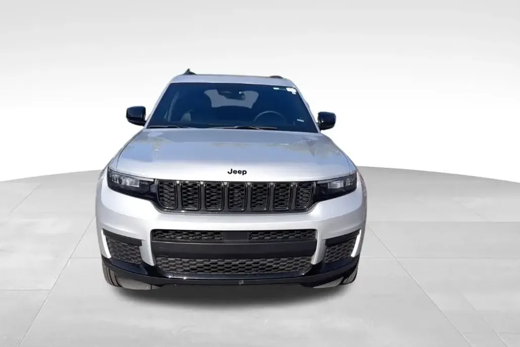 2024 Jeep Grand Cherokee Altitude photo 1