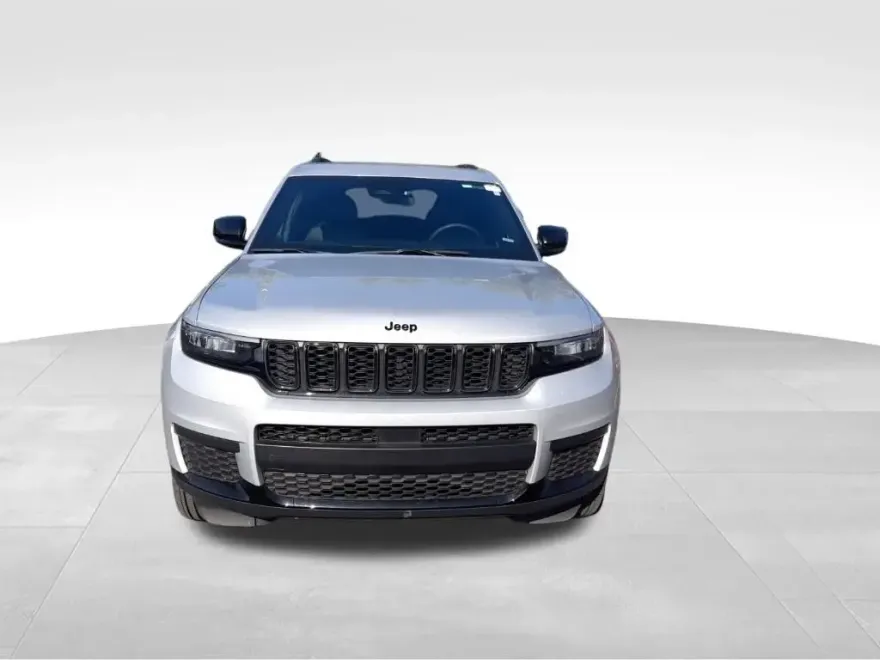 2024 Jeep Grand Cherokee Altitude photo 1
