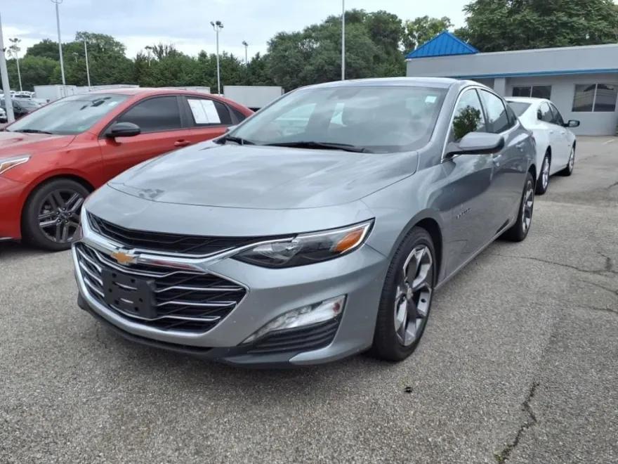2024 Chevrolet Malibu 1LT photo 1
