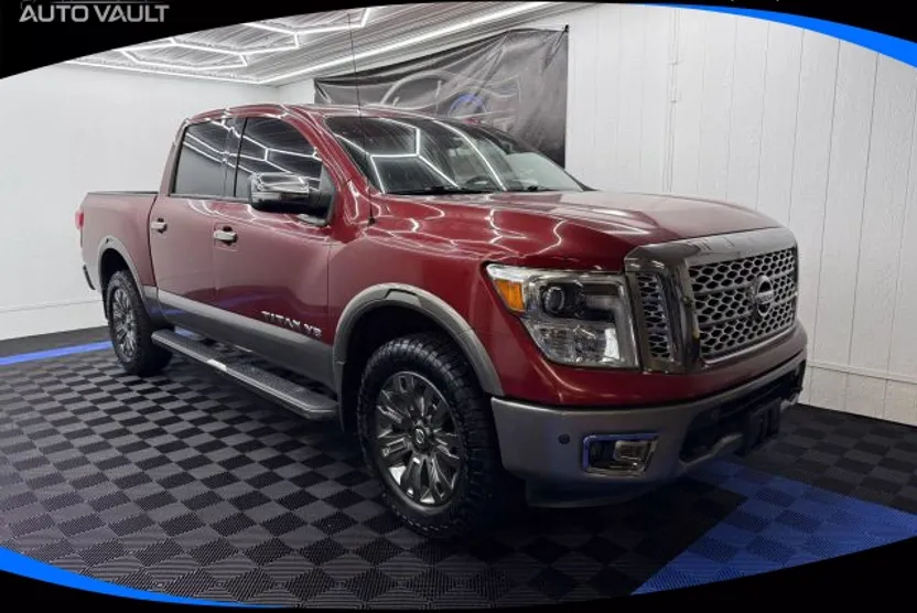 2019 Nissan Titan Crew Cab Platinum Reserve photo 1