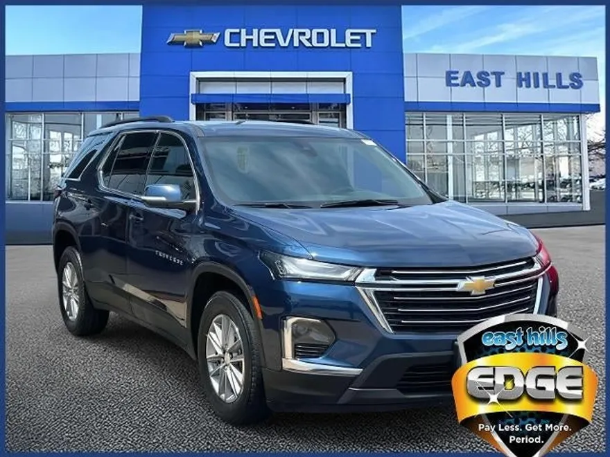 2023 Chevrolet Traverse Cloth 1LT photo 1