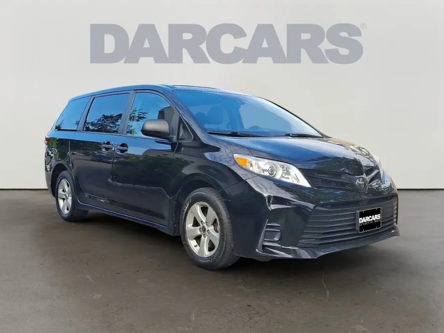 2020 Toyota Sienna L photo 1