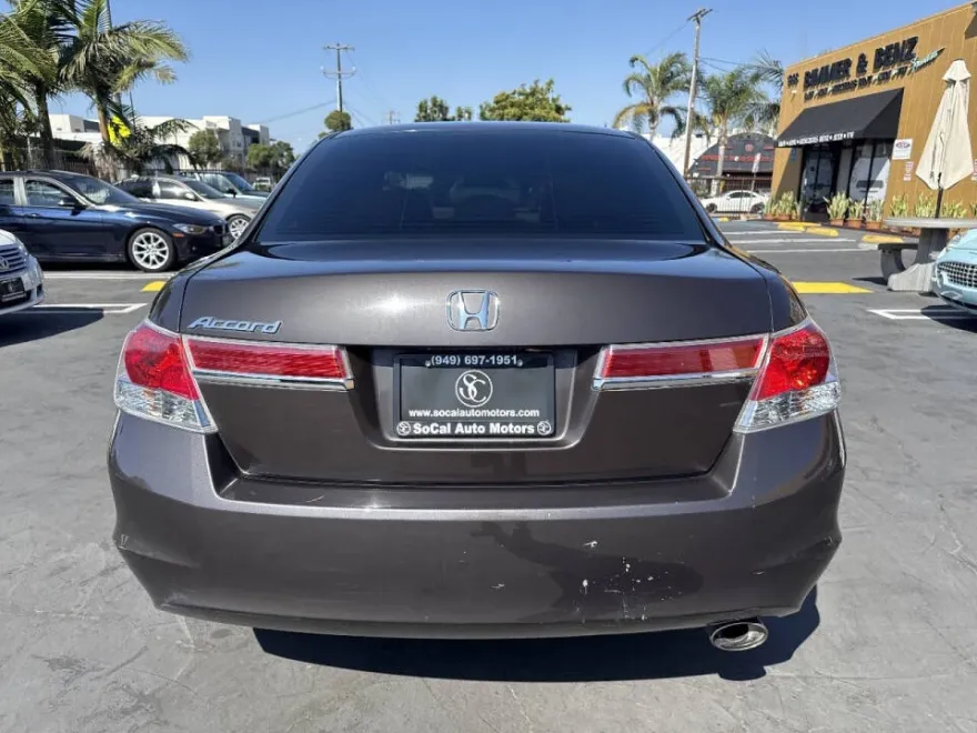 2011 Honda Accord LX photo 1