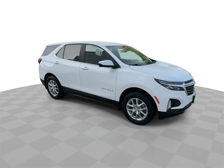2022 Chevrolet Equinox LT photo 1