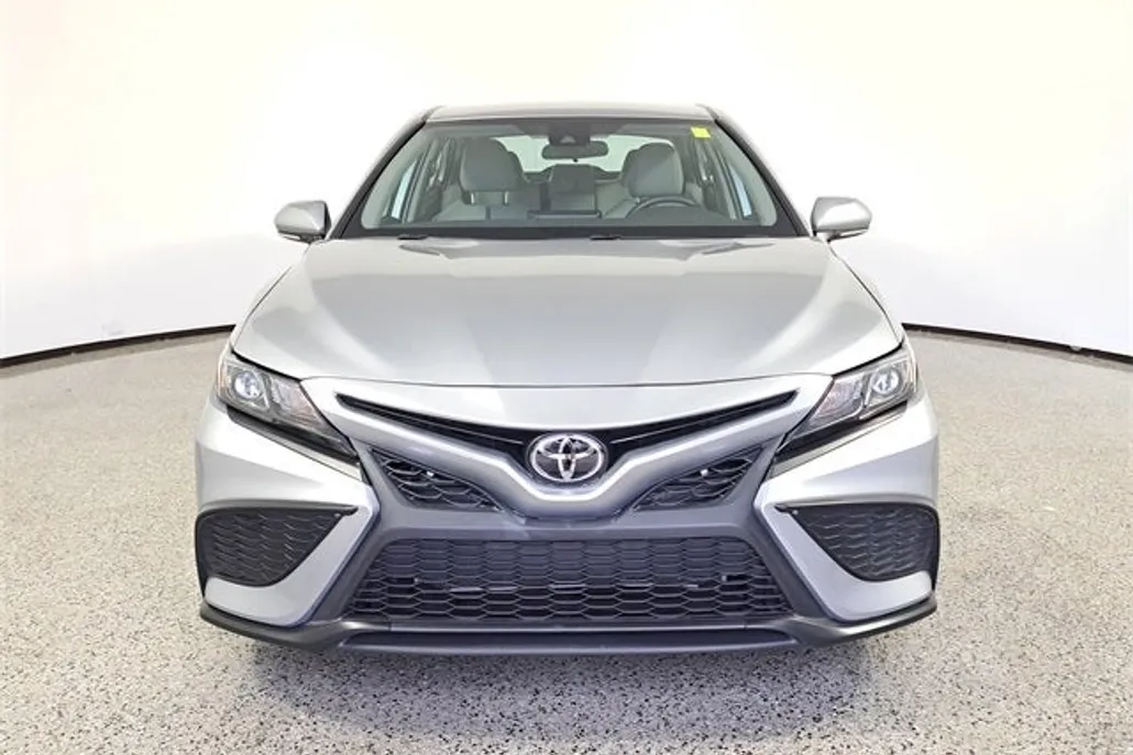 2023 Toyota Camry SE photo 1