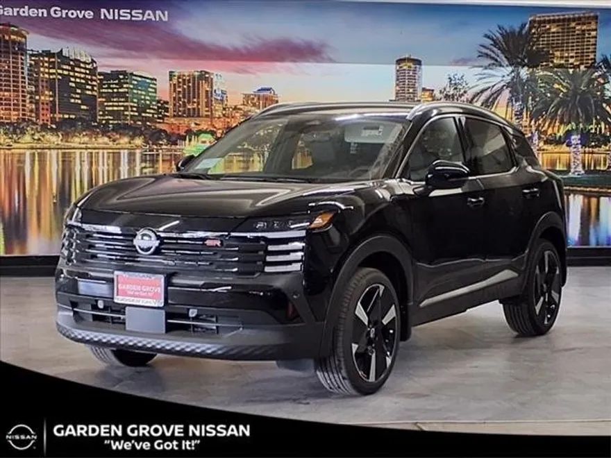 2025 Nissan Kicks SR photo 1