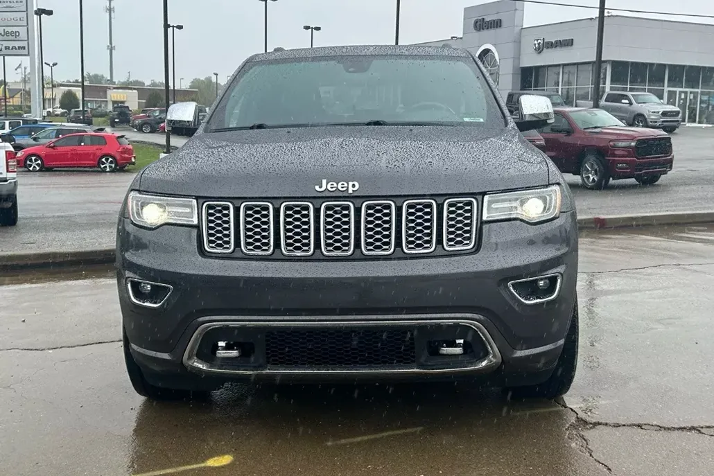 2017 Jeep Grand Cherokee Overland photo 1