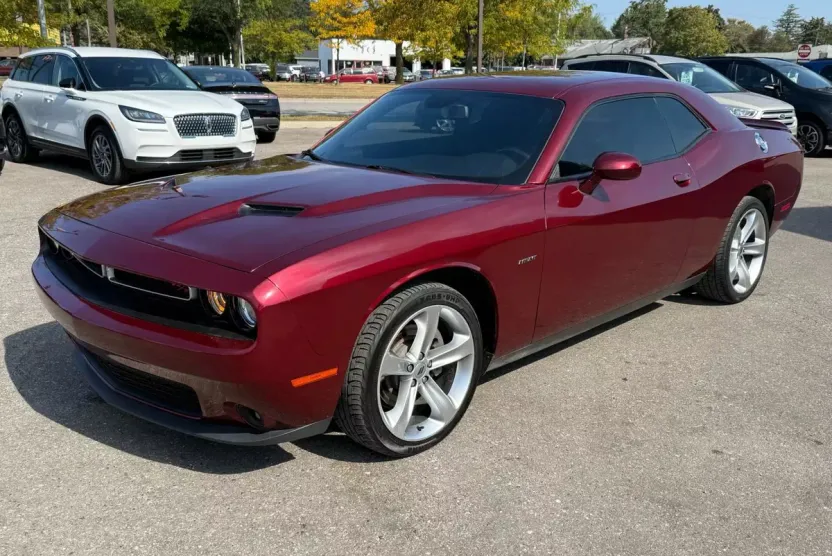 2018 Dodge Challenger R/T photo 1