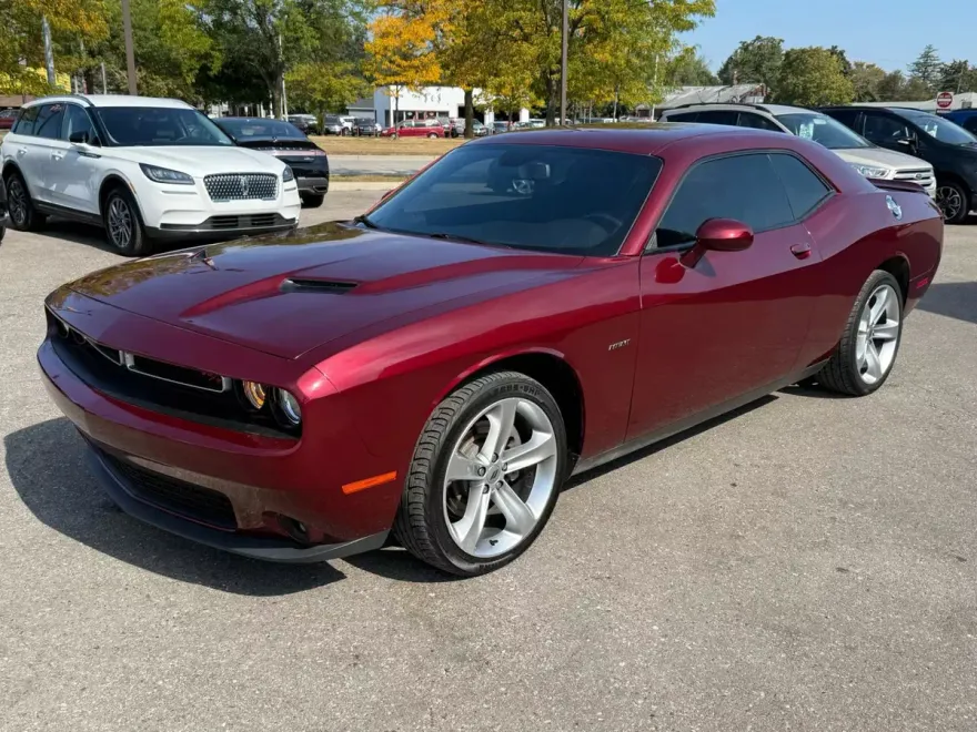 2018 Dodge Challenger R/T photo 1