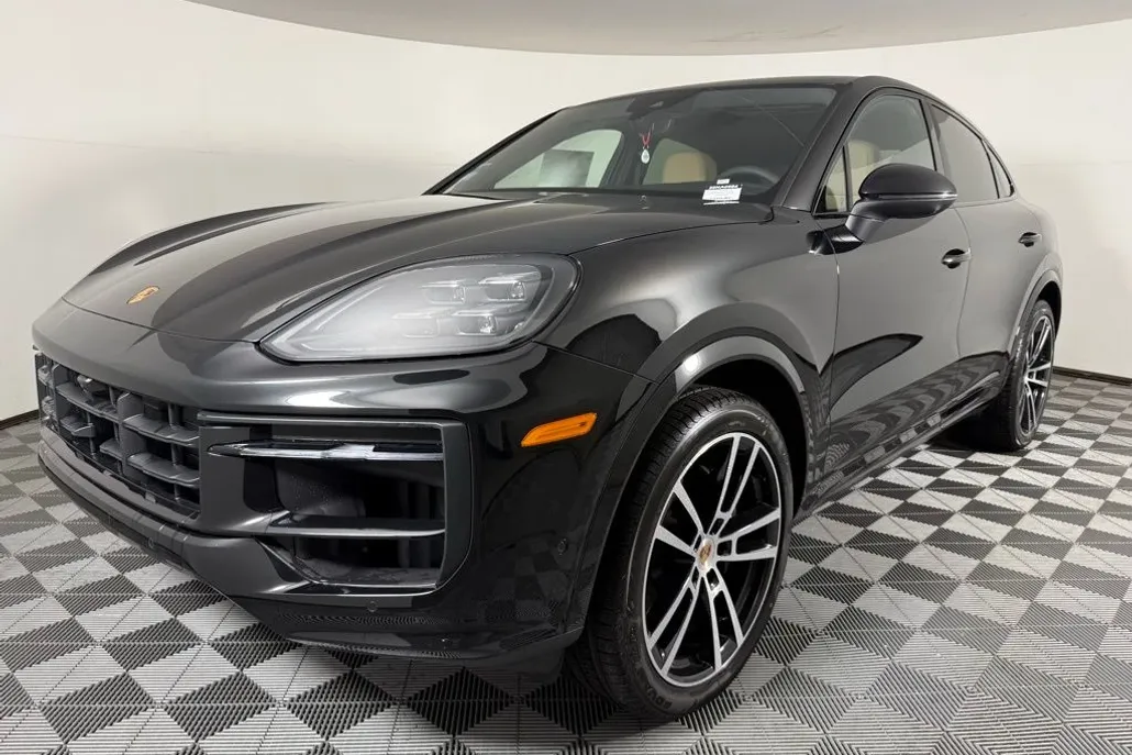 2025 Porsche Cayenne Coupe photo 1