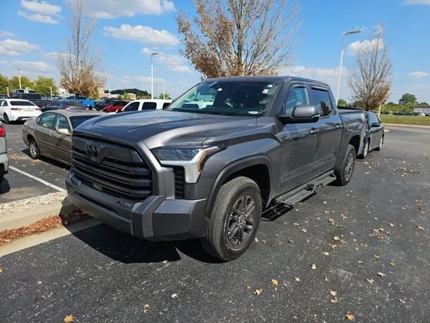 2024 Toyota Tundra SR5 photo 1