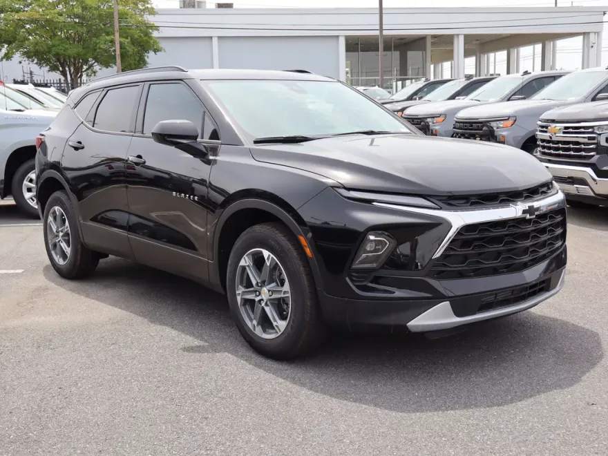 2025 Chevrolet Blazer 2LT photo 1