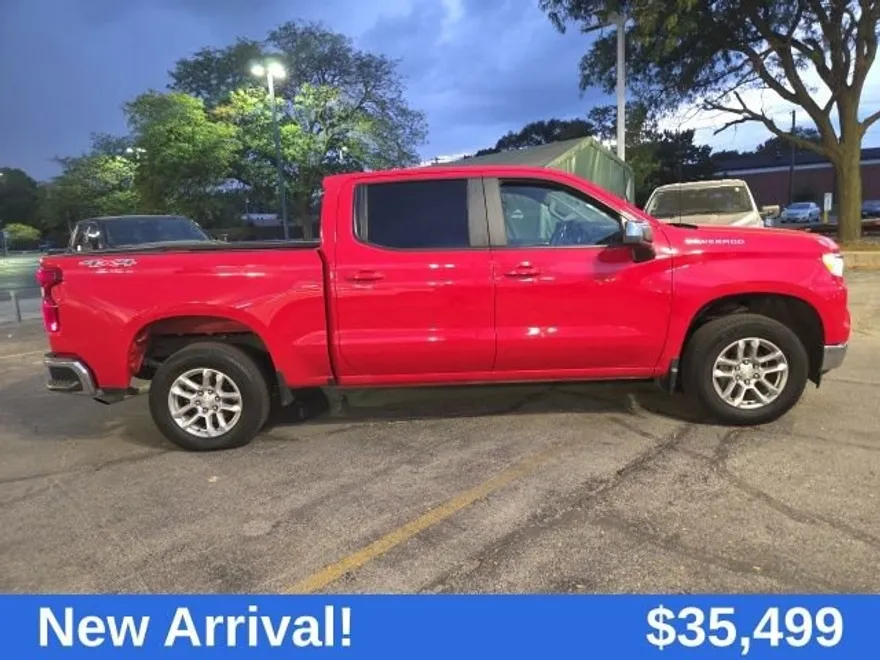 2022 Chevrolet Silverado 1500 LT photo 1