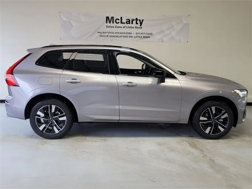 2026 Volvo XC60 B5 Plus photo 1