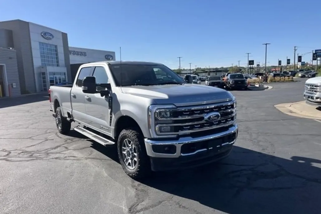 2024 Ford F-350 Lariat photo 1