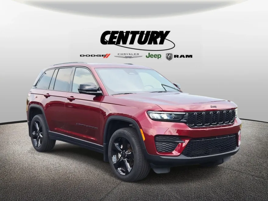 2024 Jeep Grand Cherokee Altitude photo 1