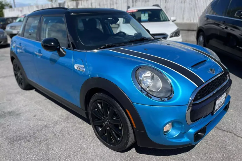 2015 Mini Cooper 4 Door Hardtop S photo 1