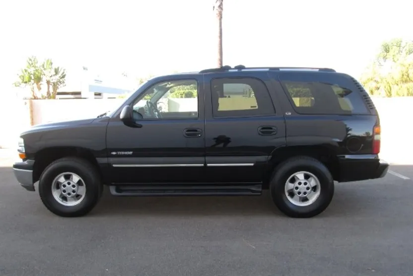 2002 Chevrolet Tahoe photo 1