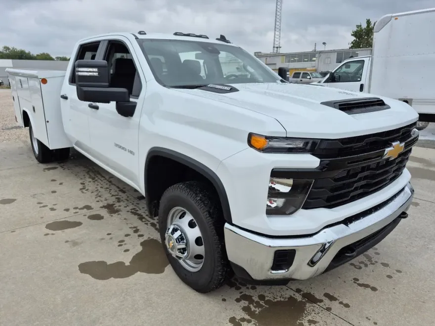 2025 Chevrolet Silverado 3500HD Work Truck photo 1