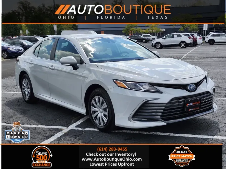 2023 Toyota Camry Hybrid LE photo 1