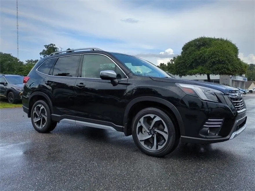 2022 Subaru Forester Touring photo 1