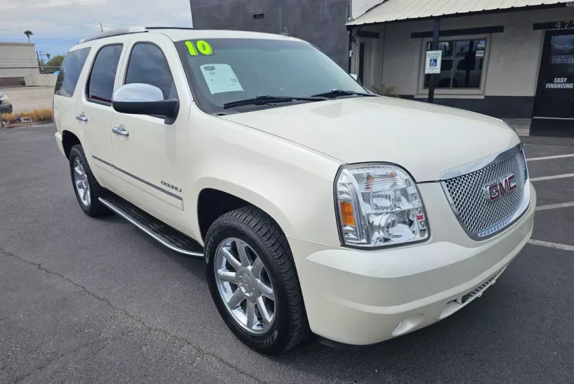 2010 Gmc Yukon Denali photo 1