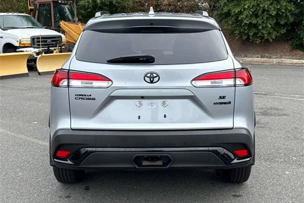 2024 Toyota Corolla Cross Hybrid SE photo 1