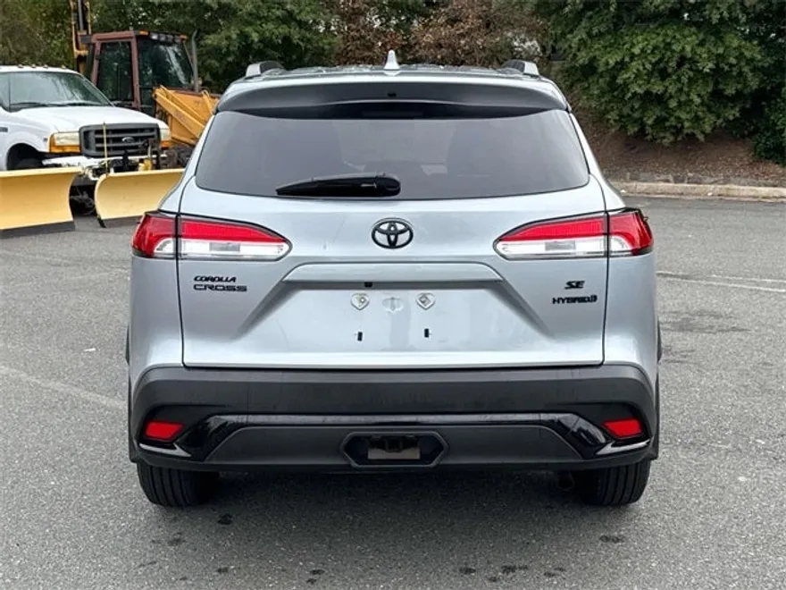 2024 Toyota Corolla Cross Hybrid SE photo 1