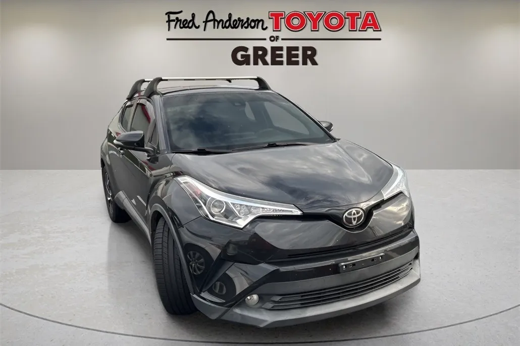 2018 Toyota C-HR XLE Premium photo 1