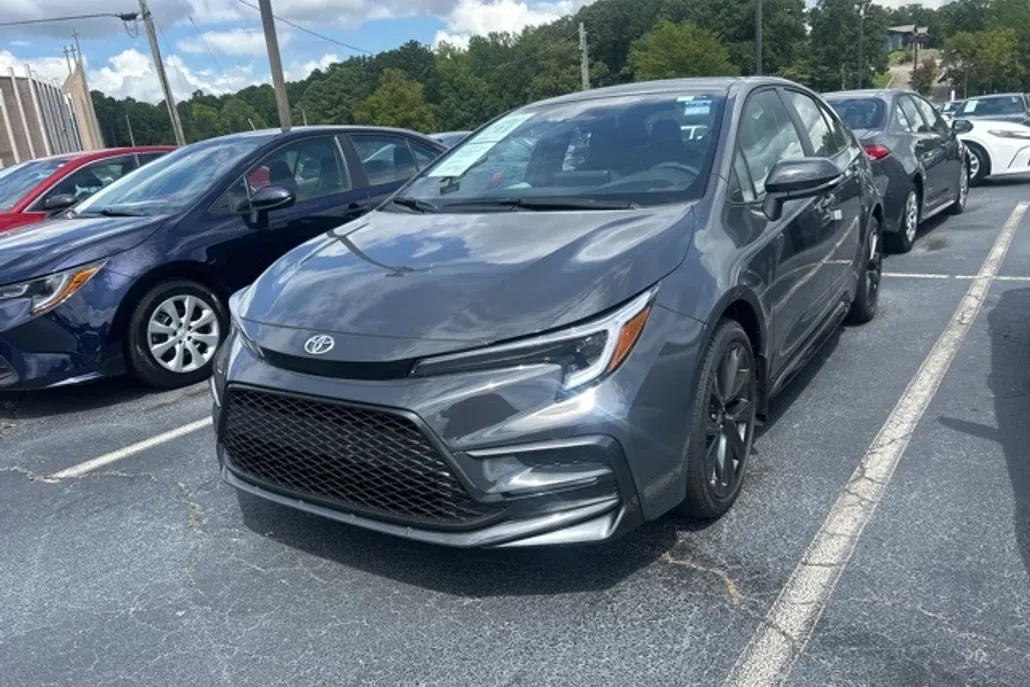 2025 Toyota Corolla SE photo 1